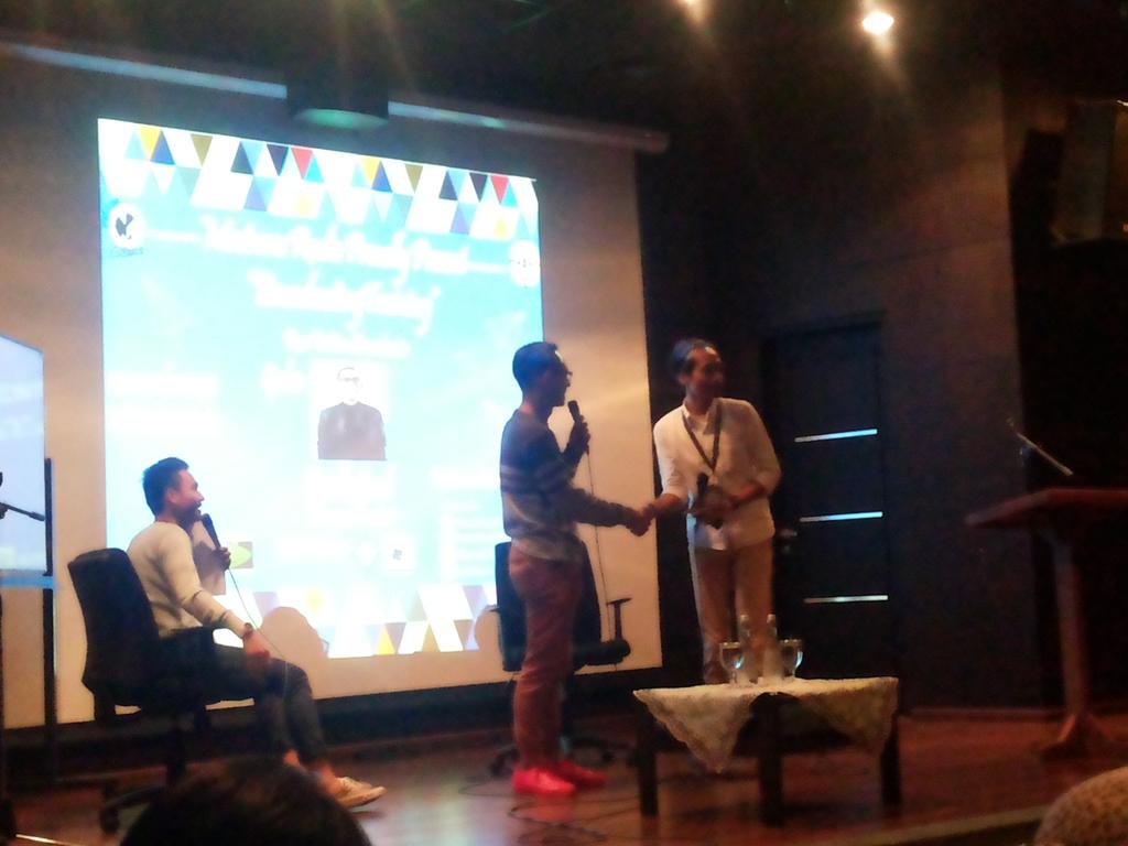 mastransproject's tweet photo. Randhika Jamil lagi sharing gimana caranya biar ga garing didepan audience nih sama kak Dheyo https://t.co/BwAAWHyQGR