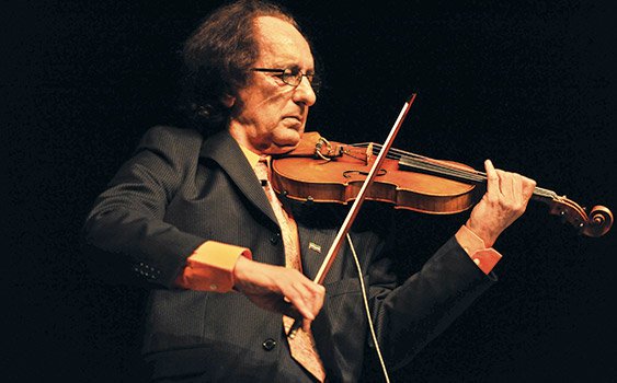 Kitapcumlelerii's tweet photo. Acı diyorum efendim, 
O da evrensel olmalı; 
Bir çocuğun eline diken batsa; 
İnsanoğlu yanmalı.

Farid Farjad https://t.co/dVPFJnRQc5