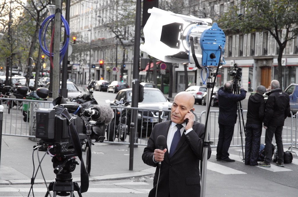 JMDemaison's tweet photo. Le matin d'après dans le quartier. Sidération. #ParisAttacks https://t.co/aZ4yH6uYcP