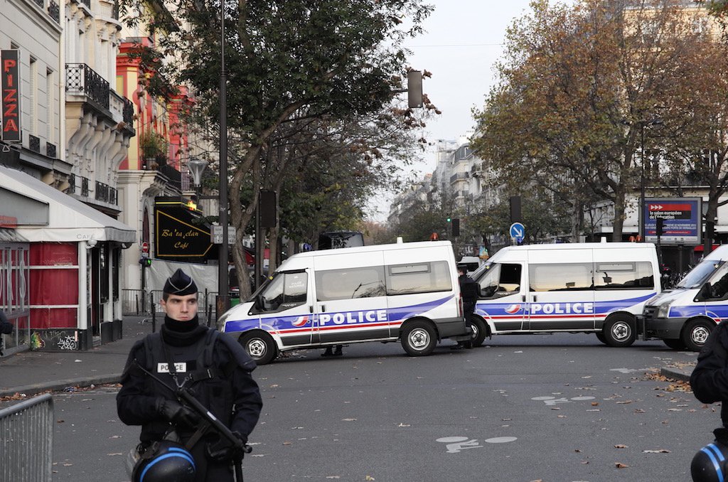 JMDemaison's tweet photo. Le matin d'après dans le quartier. Sidération. #ParisAttacks https://t.co/aZ4yH6uYcP