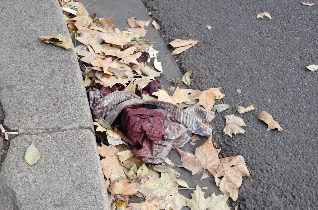 JMDemaison's tweet photo. Le matin d'après dans le quartier. Sidération. #ParisAttacks https://t.co/aZ4yH6uYcP