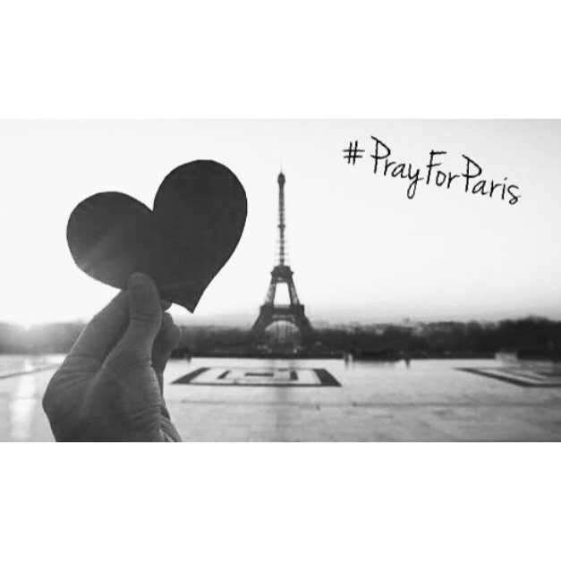 Inhumano... 💔 #PrayForParis