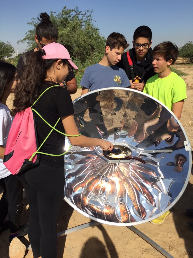 DialaKamal's tweet image. HS Students @acsamman are cooking #scrumbled_eggs using the #solarcooker