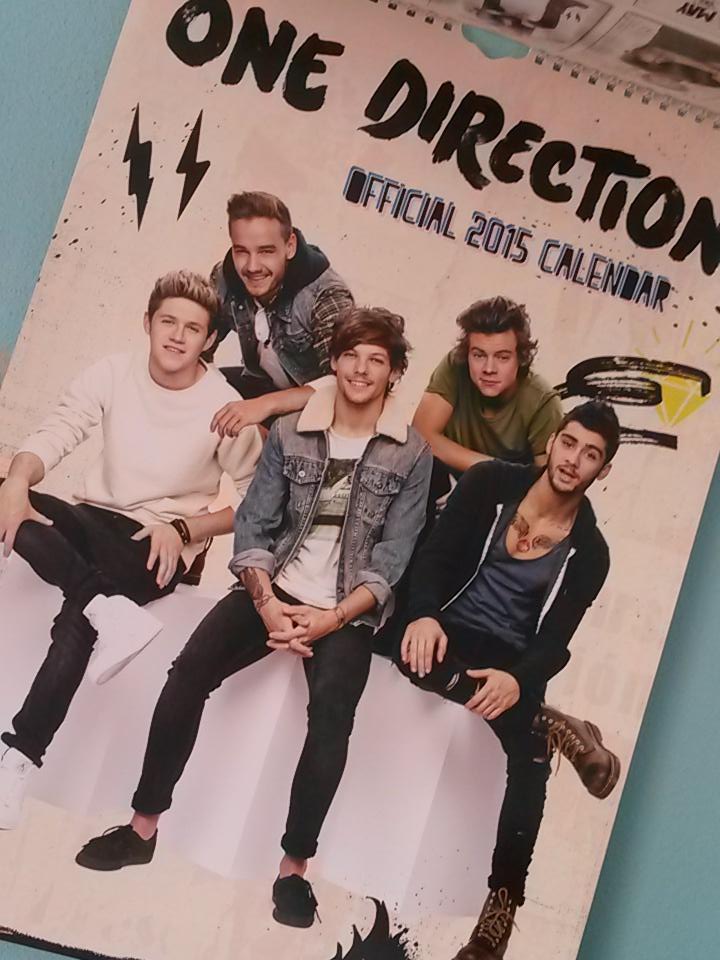 Mikayla_Reid243's tweet photo. @KFMza #KFMdirectioners #CokeTop40SA +a room full of posters and more merch! πππ I just need an addition to my CD's! https://t.co/a8LUA1bAer