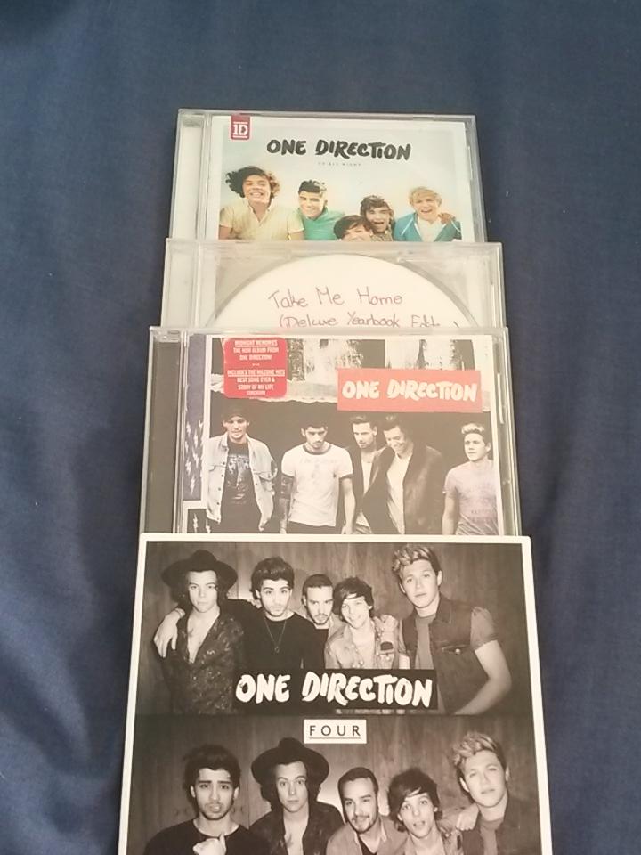 Mikayla_Reid243's tweet photo. @KFMza #KFMdirectioners #CokeTop40SA +a room full of posters and more merch! πππ I just need an addition to my CD's! https://t.co/a8LUA1bAer