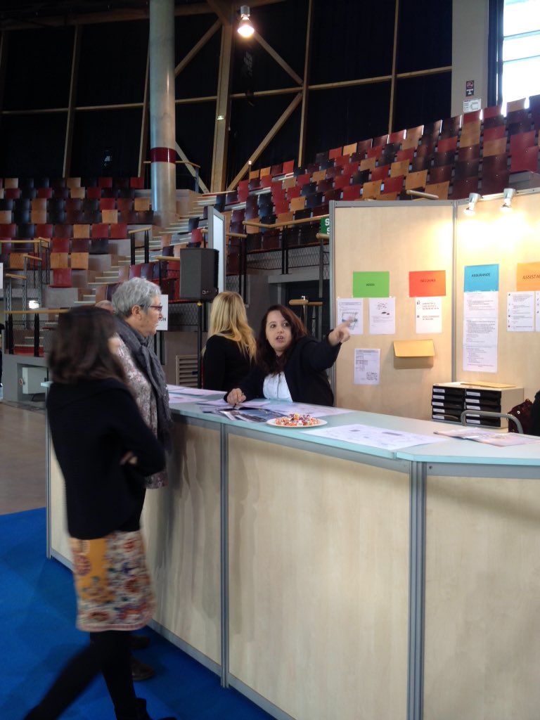 Accueil par les étudiants de l'<a href="/ICSSA_Niort/">ICSSA Niort</a> au salon de <a href="/letudiant/">l'Etudiant</a> à #niort