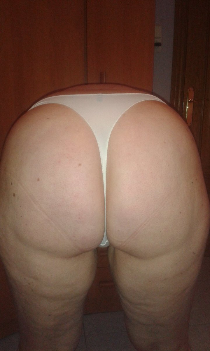 jordibix's tweet photo. Como se ofrece para q le aparte el tanga y la folle bien follada. Tiene un culo tremendo para darle bien https://t.co/zPZQhQ0qYf