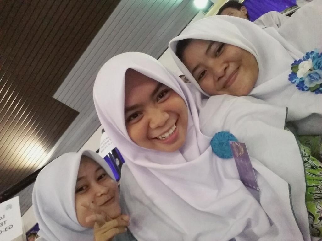 auliachoniss's tweet photo. Mabok 100 soal. Boleh teriak sekarang gk kak di GWW? 😂😄😆 #PSN2015 #indonesianscience @PSN2015 https://t.co/w8wCaxqGsX