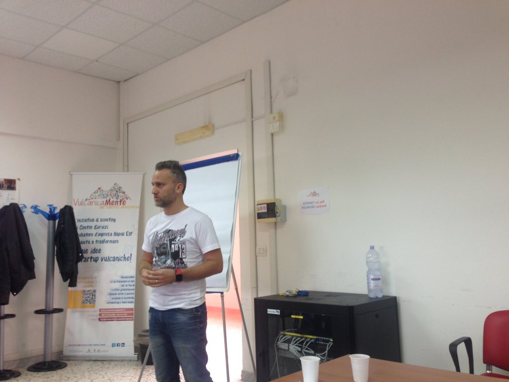 soniachina's tweet photo. Le persone espongono il dato personale, cedono ownership di di dati in cambio di servizi #mobilethinking https://t.co/F1g1dMtZ3J
