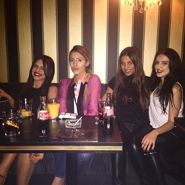 cdmirijevo's tweet photo. 👭👭💅🏼💅🏼💅🏼 @masaterzic @TaraMilutinovic @marijamicovic https://t.co/yBXoUy4eKX
