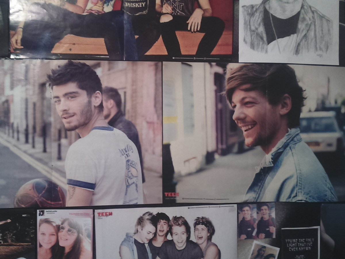 emmeleigh99's tweet photo. #KfmDirectioner #Kfmdirectioners #CokeTop40SA @KFMza basically my room & still have my concert tickets ! π https://t.co/YgxcLDi6DA
