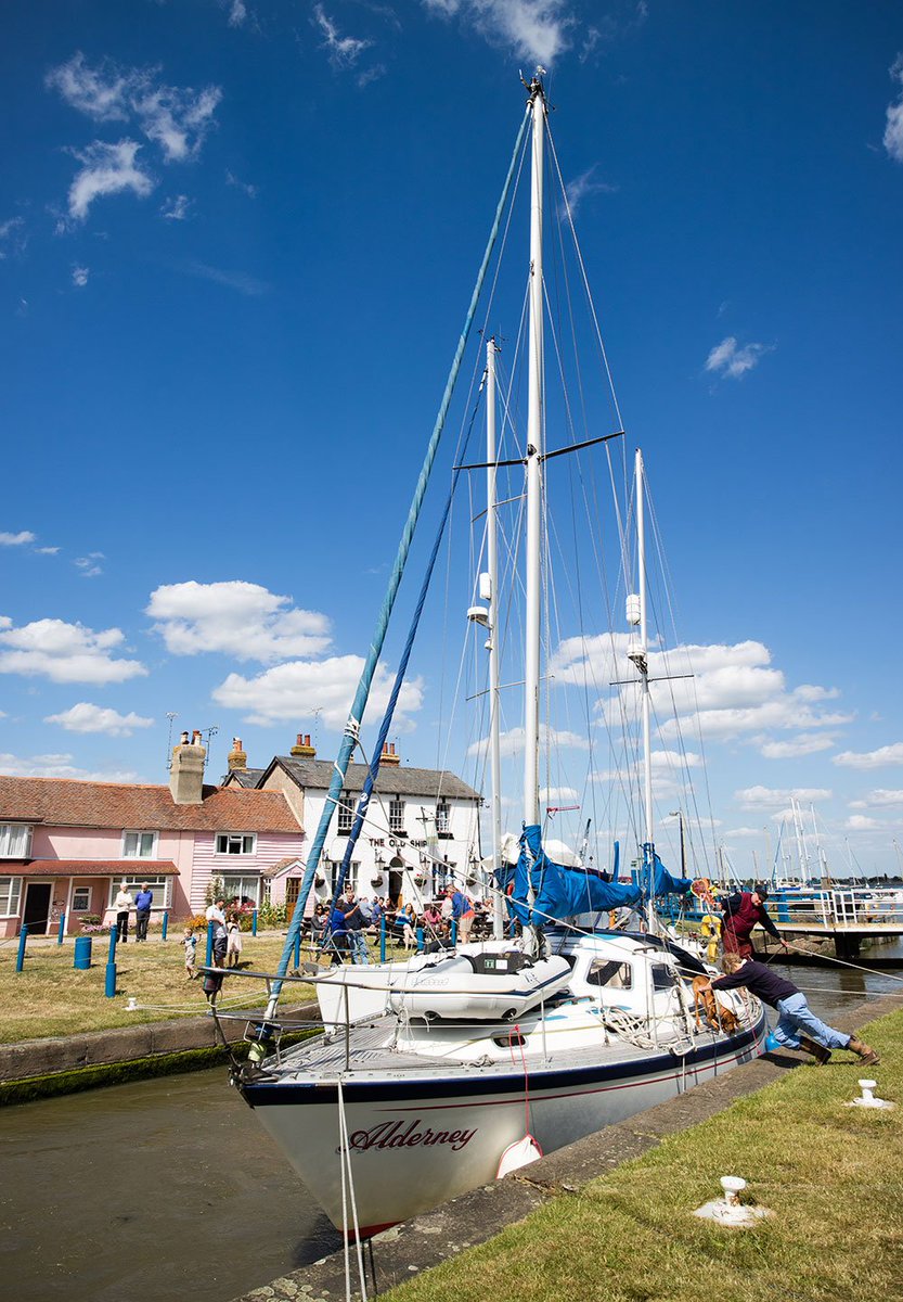 FBW_Campaign's tweet photo. 10 years ago today the Chelmer & Blackwater in Essex was saved from closure: https://t.co/HD2cyoPRAX #WaterwaysAlive https://t.co/fWnfqnORJu