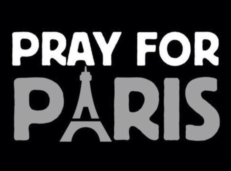 UltraTime_Off's tweet photo. Nos pensés vont aux victimes et à leurs famille. #PrayForParis https://t.co/L8EmUPWtoI