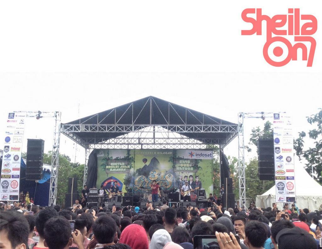 SMA 2 Cilacap  semuany tangan di atas #Np Lapang Dada <a href="/sheilaon7/">Sheila On 7</a>