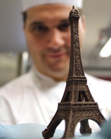 La migliore risposta alla violenza è restare umani, coltivare gli affetti, se possibile #dolcemente... #parigi