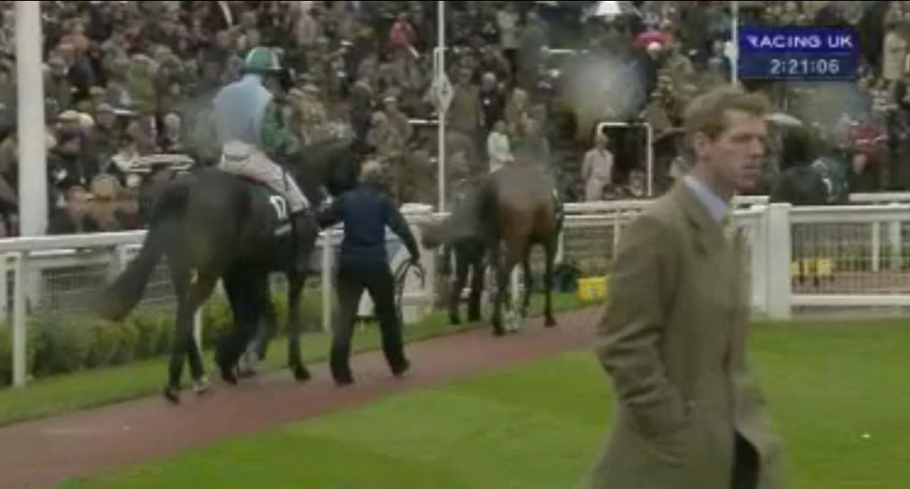 nikidoog's tweet image. On ye go @jamiesnowden &amp;amp; @brendanp1995 #PresentView good luck