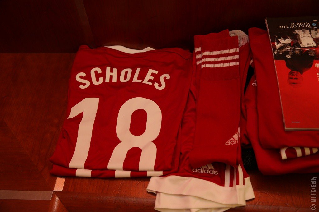 ManUtd's tweet photo. Inside the Great Britain and Ireland dressing room at Old Trafford... #MatchForChildren https://t.co/2jPGHuiIlF
