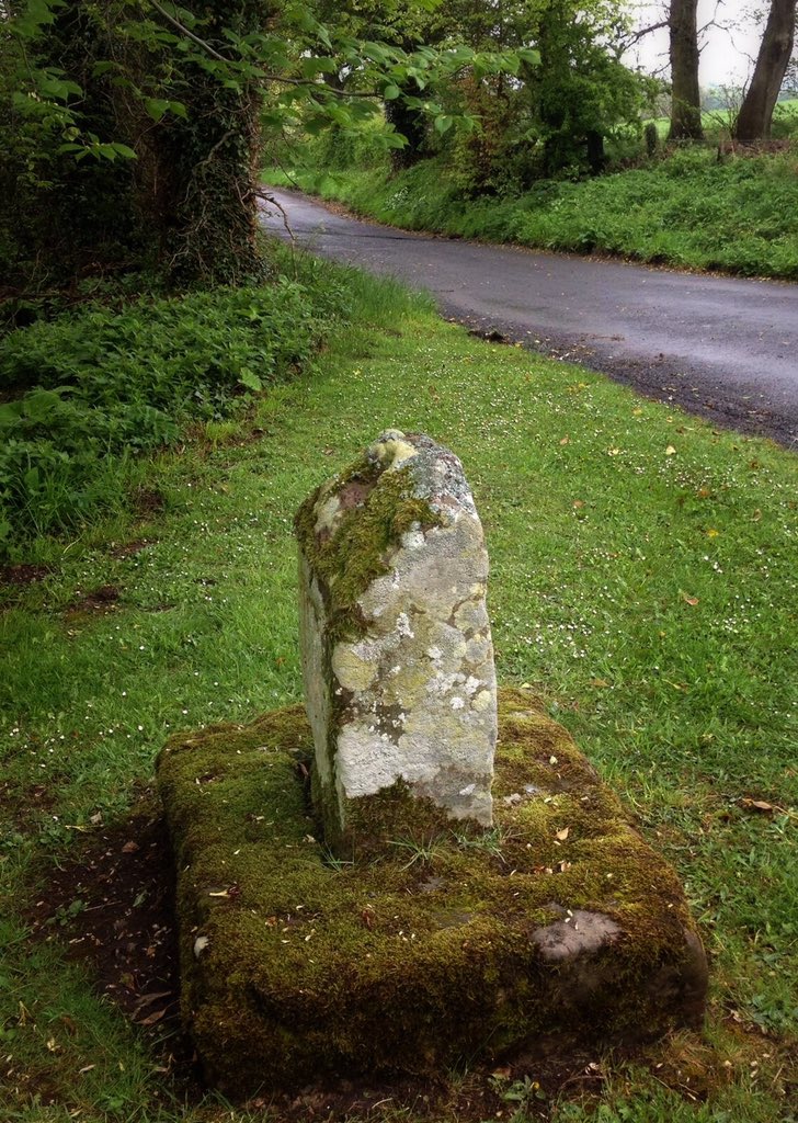 pete_savin's tweet photo. The stump of a medieval wayside cross near to the Roman Stanegate road #chestersromanfort #Northumberland #Walwick https://t.co/A6KsFHli8d