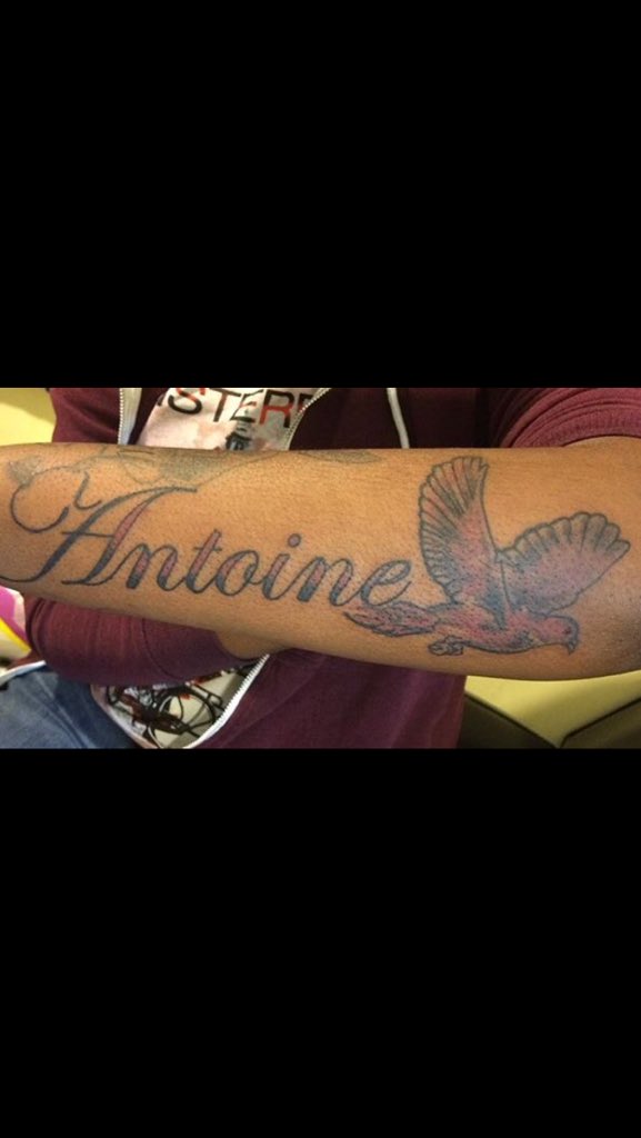 Loudpack__twan's tweet photo. &amp; this ink don't come off❤️ #missingyou #darlene #favcousin #iloveyou👼 https://t.co/0pdIBEJsPK