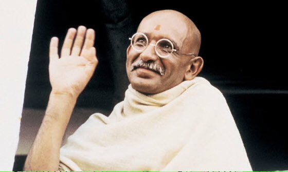 RIP Warren Mitchell, pictured here playing Alf Garnett in the long running BBC comedy Till Death Us Do Part. 1967.