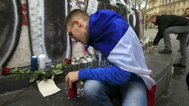 TotiPI's tweet photo. Preguntas y respuestas: siete claves para entender el atentado en París https://t.co/3wyX3LEcy9 https://t.co/1XYq6zRP9l
