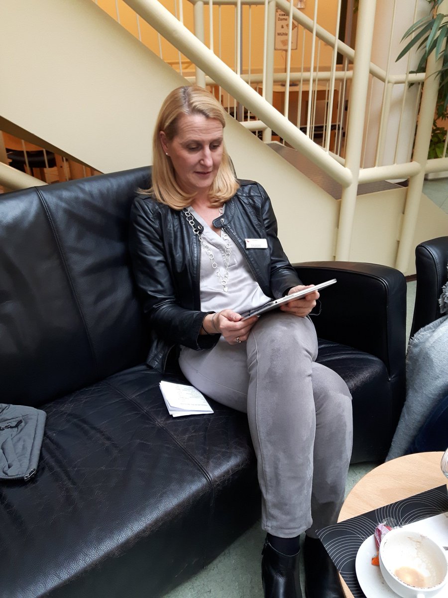 Gegen die Chefin kann man sich übrigens heute im Quizduell messen. Zugang unter niermannbib . #Spielab