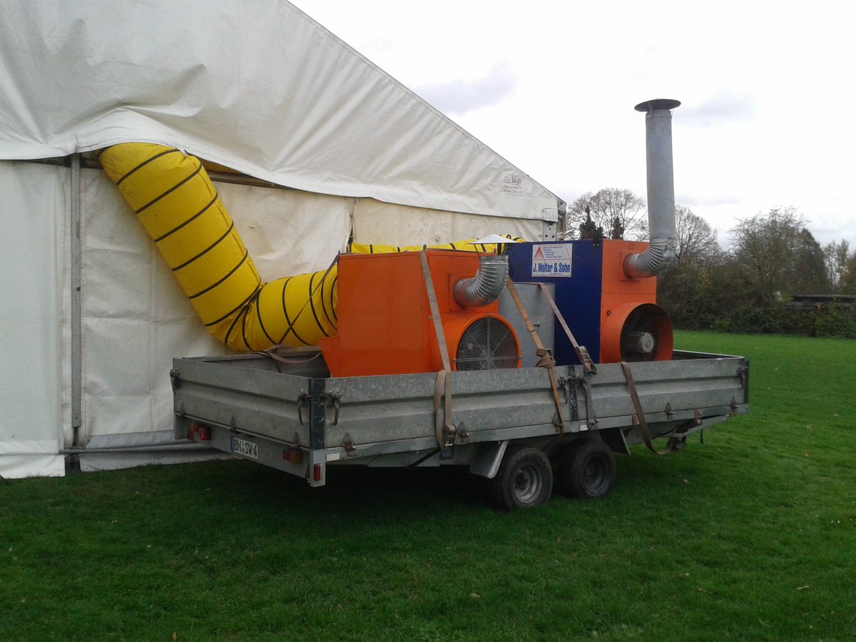 moho1_'s tweet photo. Da kommt auf der #kif435 ja fast #cccamp15 feeling auf. https://t.co/0kMg5PENIF