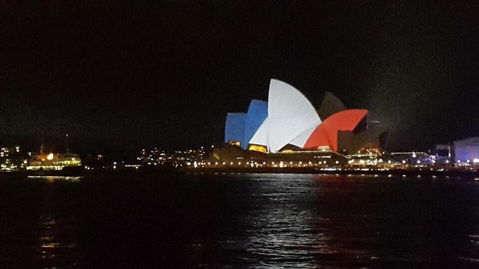 Anne Hidalgo (@anne_hidalgo) on Twitter photo Merci à <a href="/CloverMoore/">Clover Moore AO</a> et aux habitants de Sydney pour leur soutien fraternel. #Noussommesunis Merci à <a href="/CloverMoore/">Clover Moore AO</a> et aux habitants de Sydney pour leur soutien fraternel. #Noussommesunis