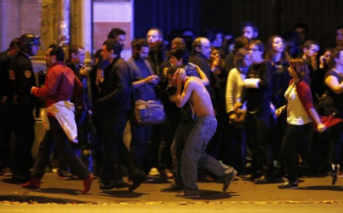 expansioncom's tweet photo. #ÚltimaHora El Estado Islámico reivindica los atentados de París https://t.co/h4jkINl7DQ #ParisAttacks https://t.co/KEwXPC3sms
