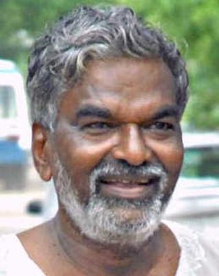 NewsCrunch1's tweet photo. Kannada writer Devanuru Mahadeva returns Padmashri, Academy award in protest intolerance
https://t.co/4IzzKxQ5ig https://t.co/HMnn2YgRWO