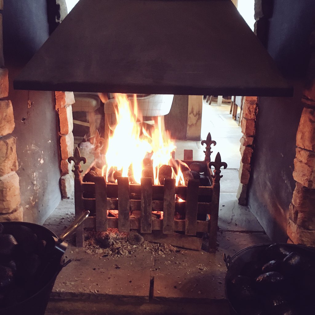 #cosy #aperfield #pubsinkent #westerham #warmfire