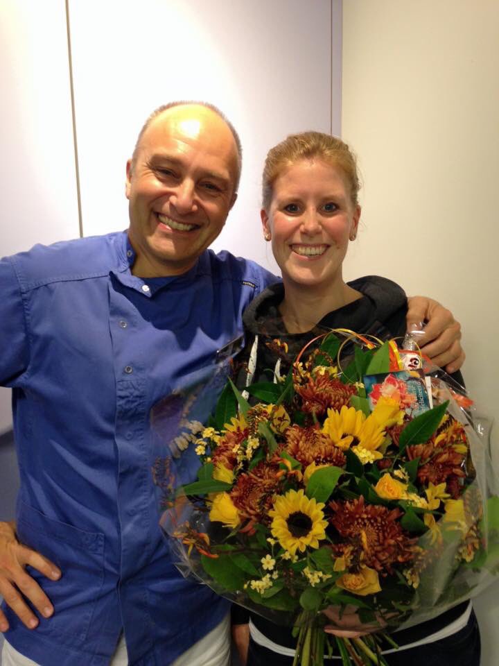 TandartsAdding's tweet image. Thea, #preventieassistent al 12,5 jaar in dienst. Dát verdient een bloemetje!