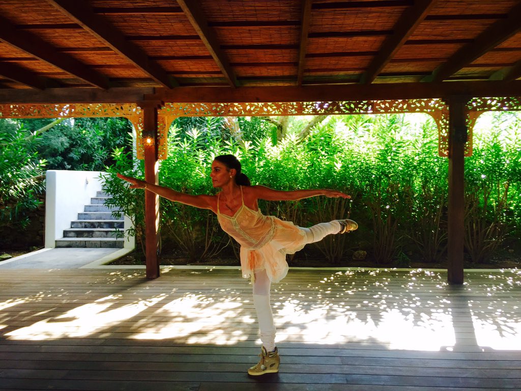 EnAvantBallet's tweet photo. We've been away for a while on our @IbizaBallet retreat at Atzaro ✨🙆🏼 https://t.co/wfAH8wuAos