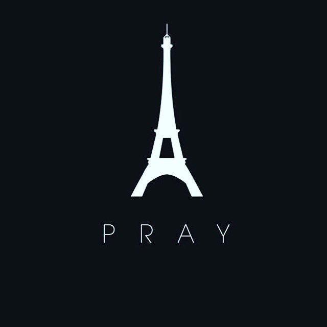 HenckerKaren's tweet photo. #PrayForParis https://t.co/rLu8oRKbGH