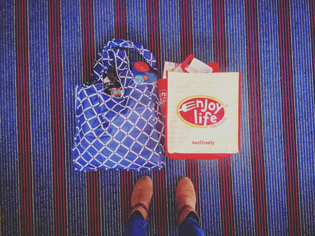 KayleeMPage's tweet photo. Check out these swag bags full of goodies from @FABlogcon! https://t.co/Bh5H0HdIcG