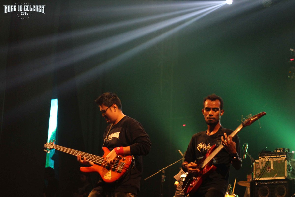 Cc <a href="/isprosulung/">Ispro sulung</a> <a href="/RockInCelebes/">ROCK IN CELEBES</a>: Cadas, <a href="/Malvomed/">MALVOMED</a> on stage! #RICfest2015 #Makassar "