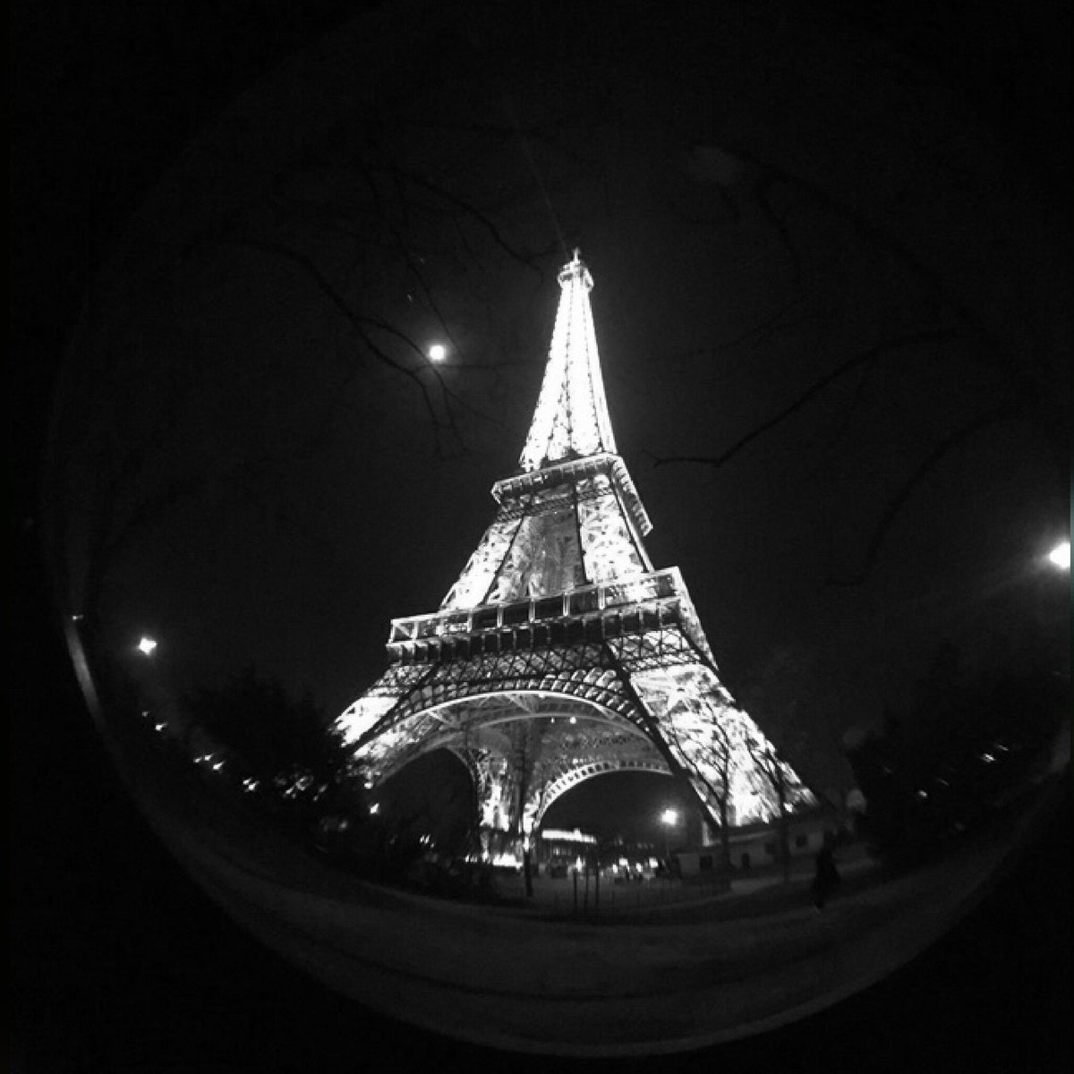 Nous prions pour Paris #ParisAttacks #Париж #prayforparis