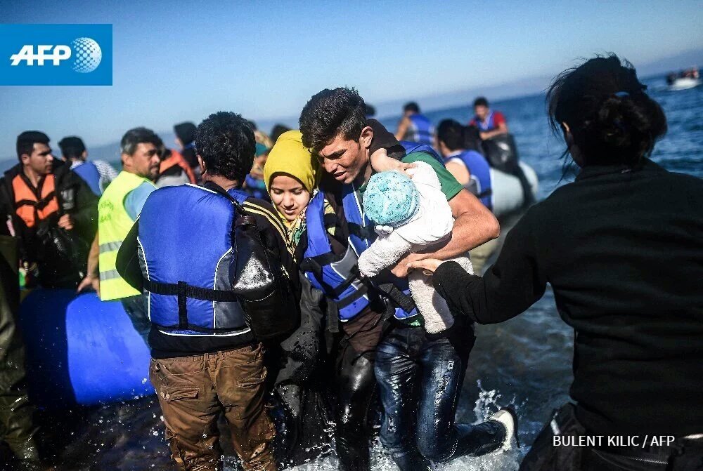 jelosa2's tweet photo. Grandiosa reacción ante atentados París...ya que estamos, reaccionemos también ante esta locura #refugiados https://t.co/0s320qns45