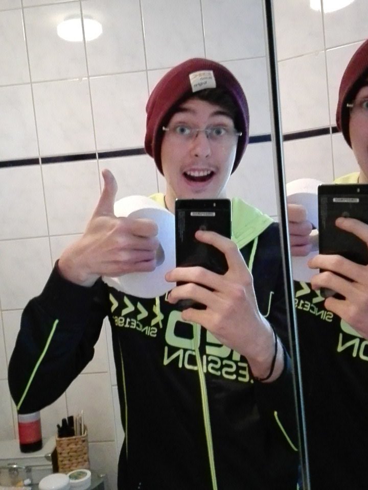 KarstenPommes's tweet photo. Yeah endlich kann ich mich wie @PayZed fühlen, wenn ich sch..... war :-) #Paylou https://t.co/MLuTvypUgG