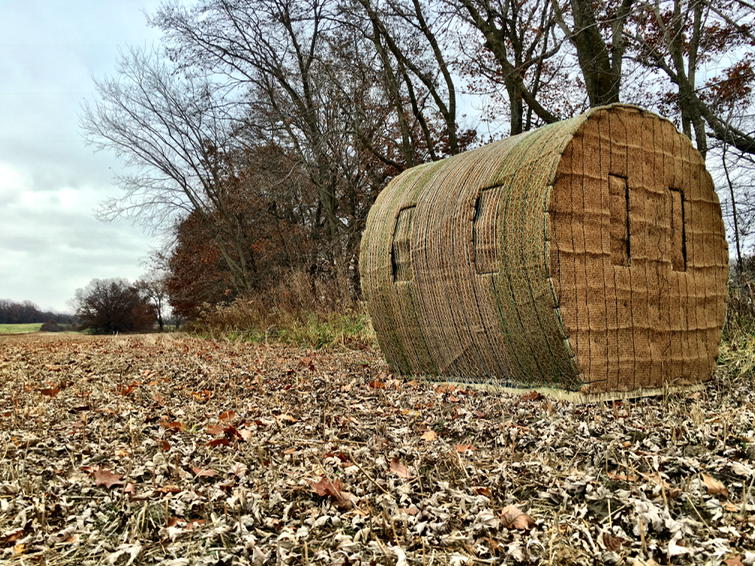 caseykeefer's tweet image. Nothing to see here...I'm just another bale of hay! Hello gun season! #winchester #deerseasonxp #hay-tek