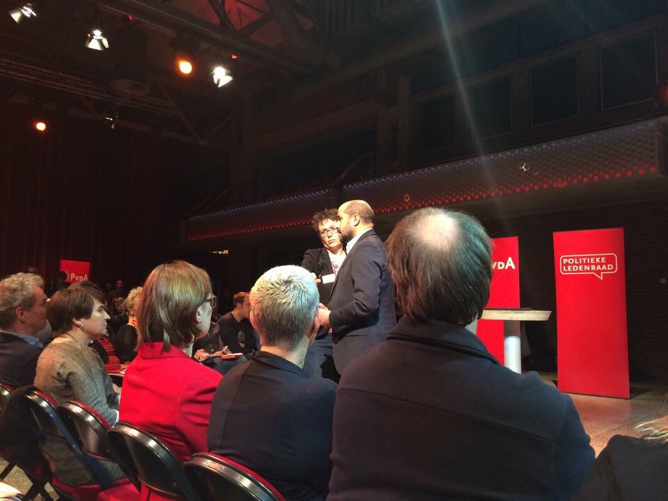 Bij de ledenraad <a href="/PvdA/">Partij van de Arbeid</a> in Amersfoort. Ook hier staan we stil bij de slachtoffers in #Parijs