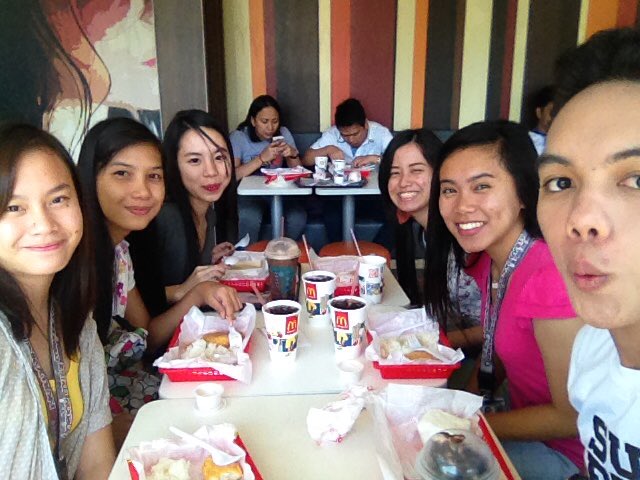 BarrozoNino's tweet image. STAYING STRONGER 💪🏻💪🏻💪🏻 ***insert @astoldbytin . We really miss you naaa. 😰😰😰 #Abcomm #ayala #gala #hangout #love