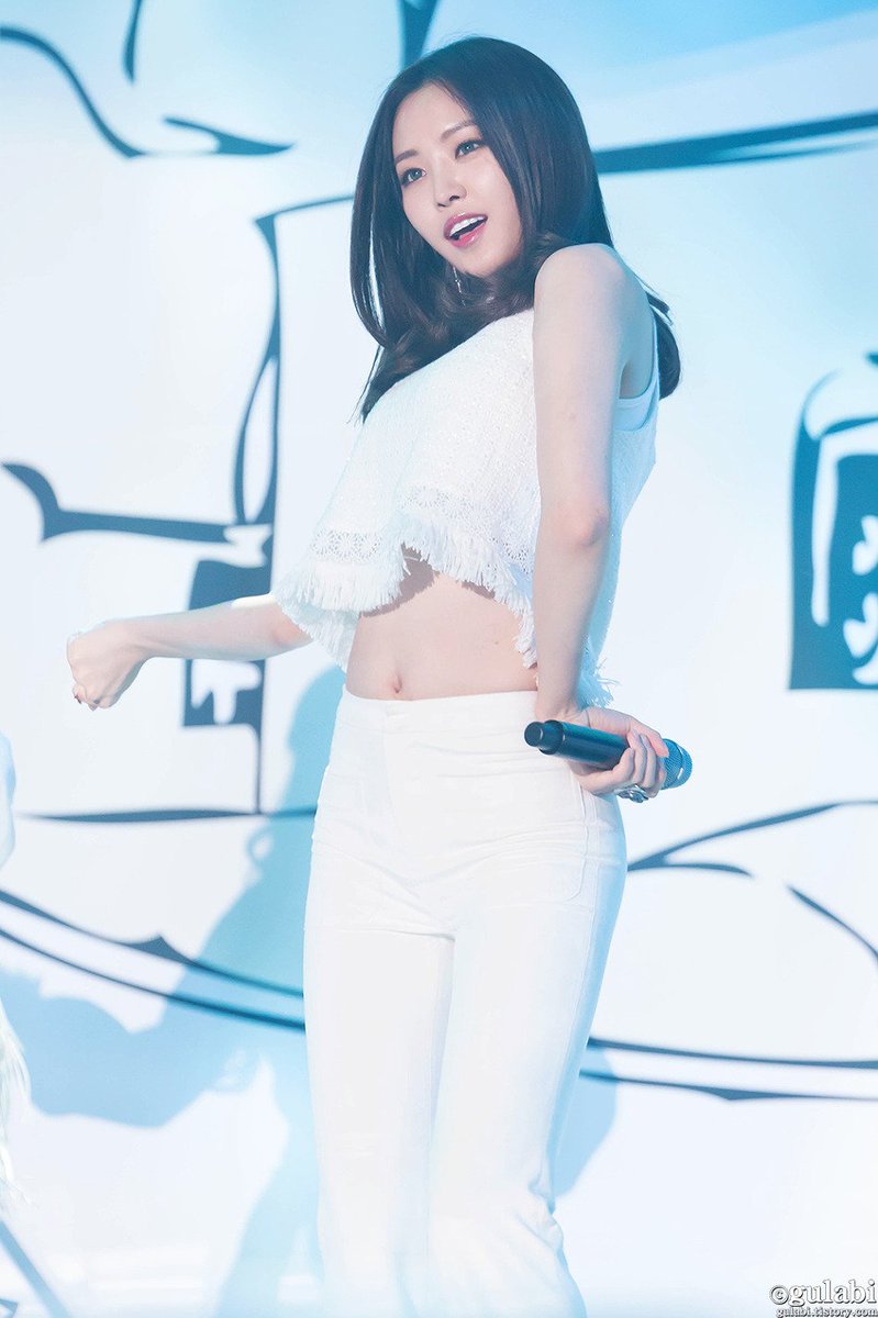 AllForNaeun's tweet photo. 151107 #Apink #Naeun (@Apinksne) @ 2015 MelOn Music Awards By gulabi (1)  #손나은 #나은

DO NOT EDIT OR CROP! https://t.co/iaPnbZMMRk