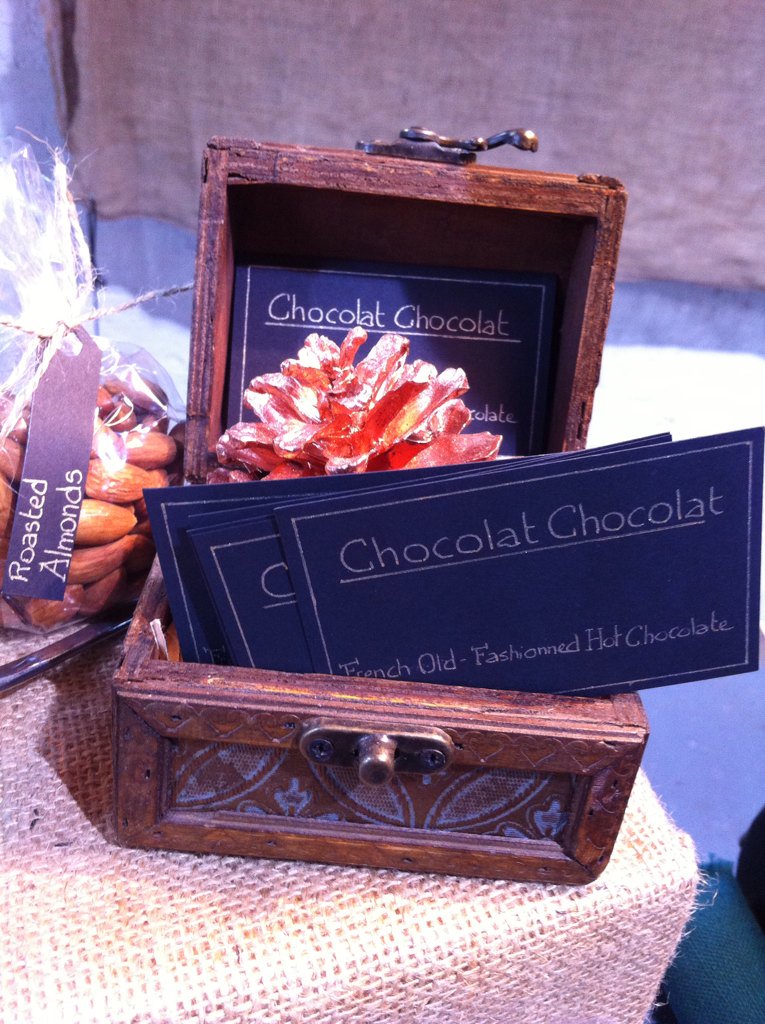 FrenchHotChoc's tweet image. Order your Xmas hamper from @killruddery @KillrudderyFM @CHQMarket #smallbatchesgofast