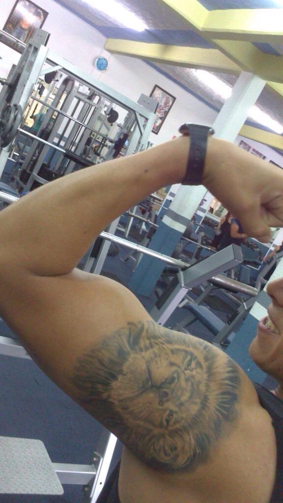 My trainer 💪🏻 these 6am workouts are MUCH NEEDED.