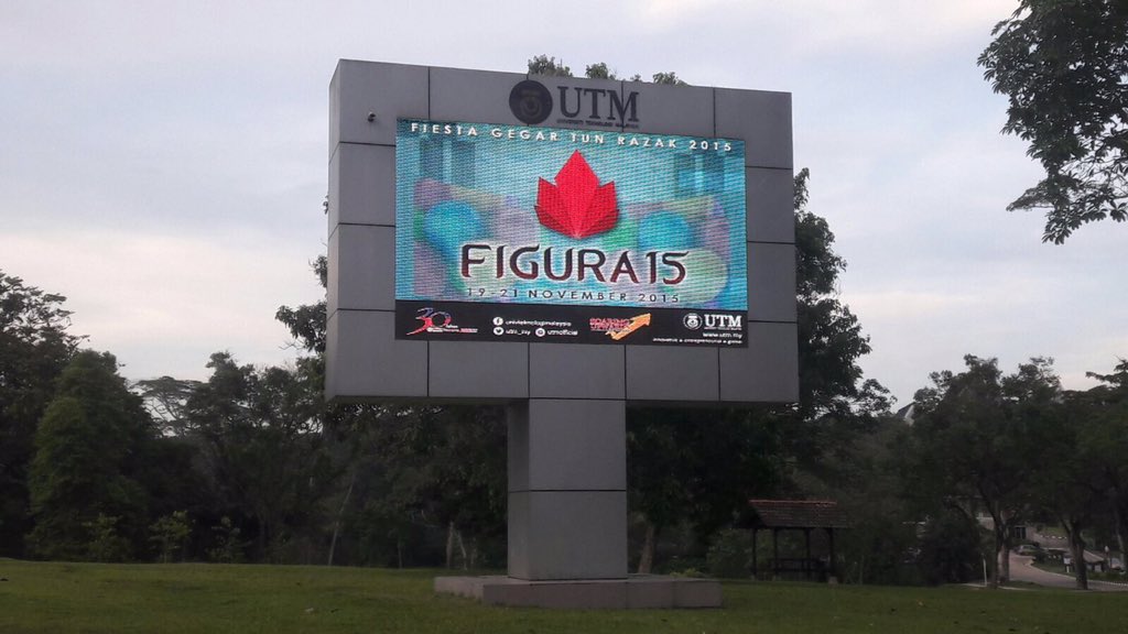 figuraktr17's tweet photo. Wahhh Figura'15 dah masuk iboard UTM ! So korang semua jgn lupa dtg ke Figura'15 @ KTR tau ! Macam2 ada ! https://t.co/WvoCVVk1ZW