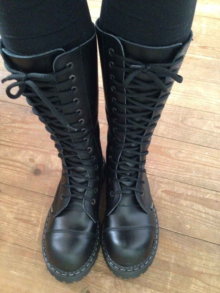 BKonery's tweet image. Some say I have #controversialstyle , but I love my #martens ;) #crazyadult