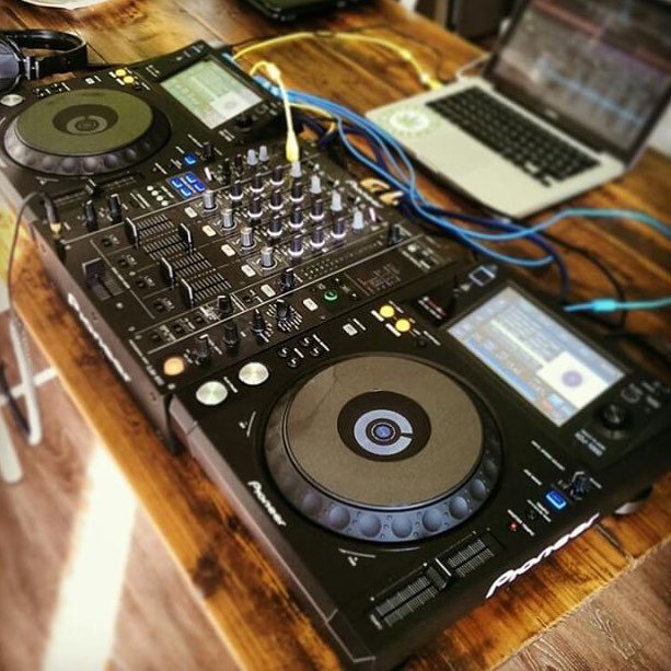 Who is ready to party this weekend? Get your mix going and your music pumping! Great shot … ift.tt/1OKmsJ1