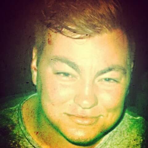 wernerghapi's tweet image. Everybody falls down, some stays down and some get up and say failure is not an option. That's life!!!!! #courage