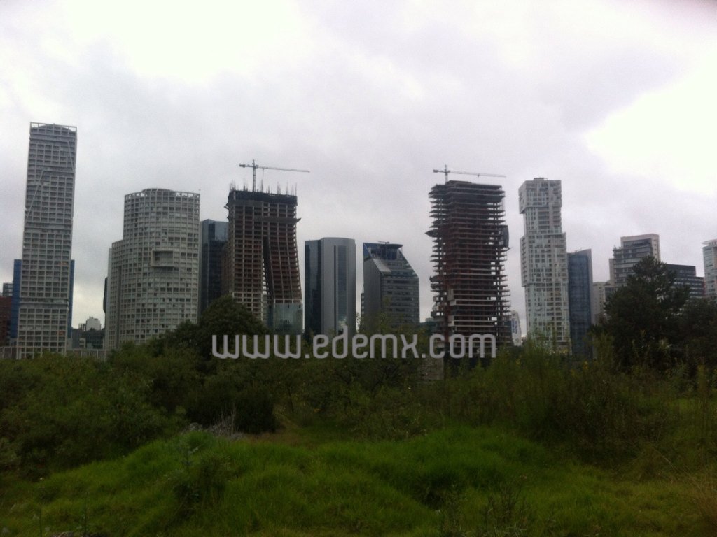 EdificiosMexico's tweet image. Hoy es #SabadodeEdificios y les compartimos esta imagen de los edificios de Santa Fe.